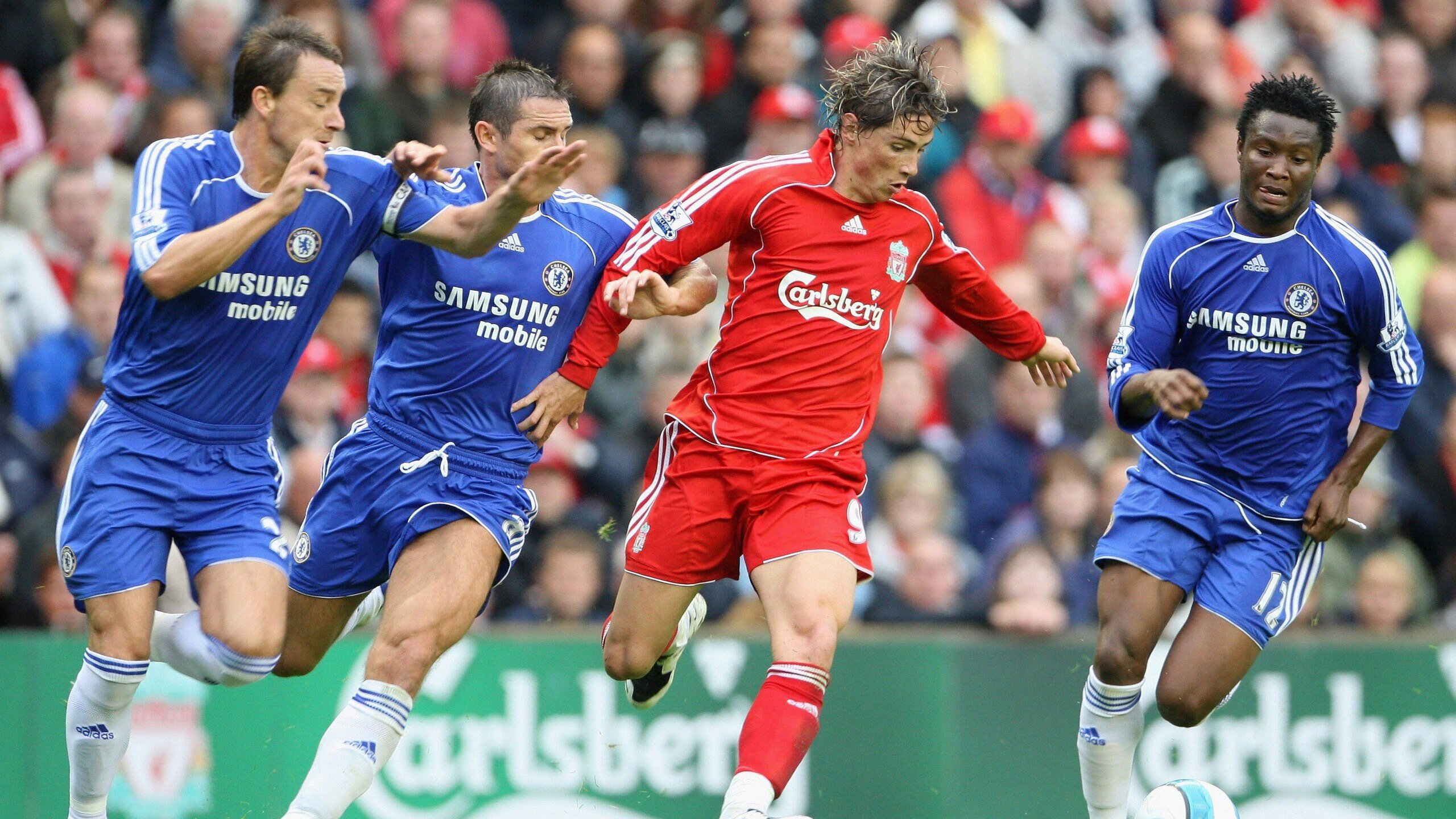 托桑·埃夫布奥姆万在NBA常规赛中贡献11.2分和4.2个篮板，埃托奥和布冯相视一笑